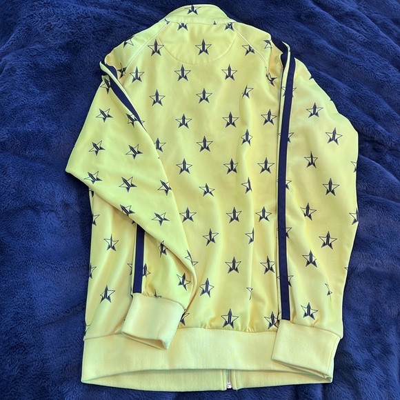Men’s neon yellow and black stars full zip mock neck light weight jacket. - Picture 3 of 3